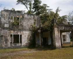 Though the location is a high-class residential area but an unnamed villa in the area is popular for paranormal activities. Many professional ghost hu